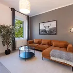 Modern Und Ruhig, Mit Garage & Ps4, Nahe Messe, Rue Und Uniklinik, Voll Ausgestattete Kueche, Bad Mit Dusche Und Badewanne Appartement *